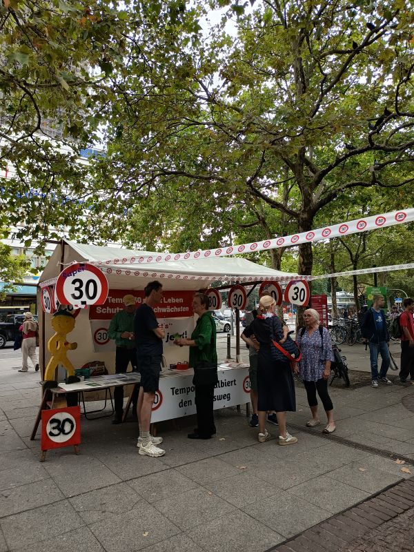 Stand Fest der Initiativen