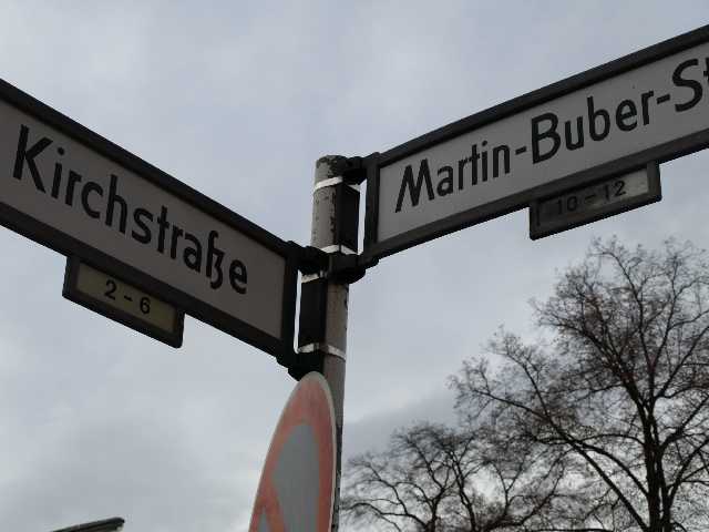 *Straßenschild*