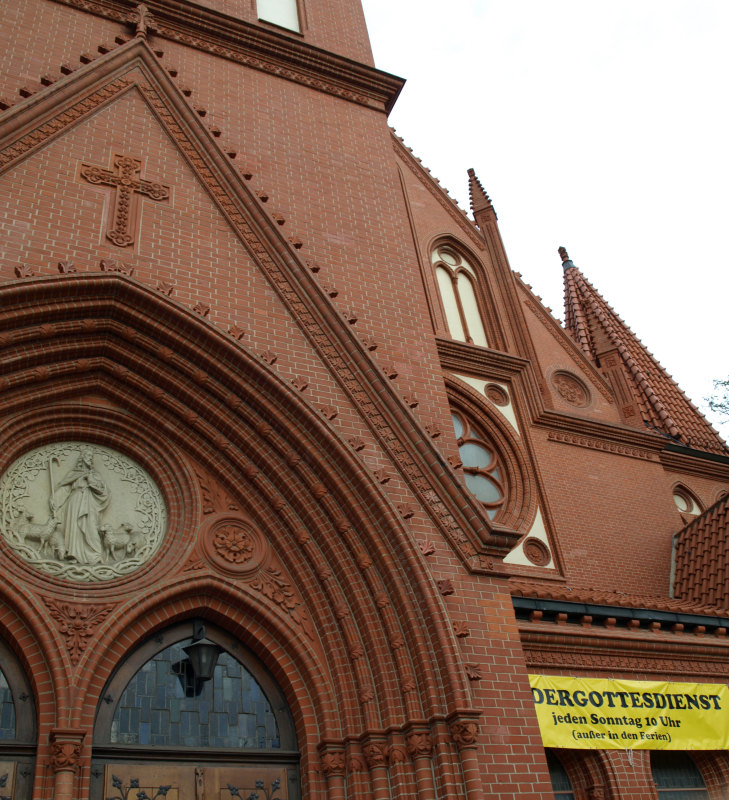 *Eingangsbereich der Pauluskirche*