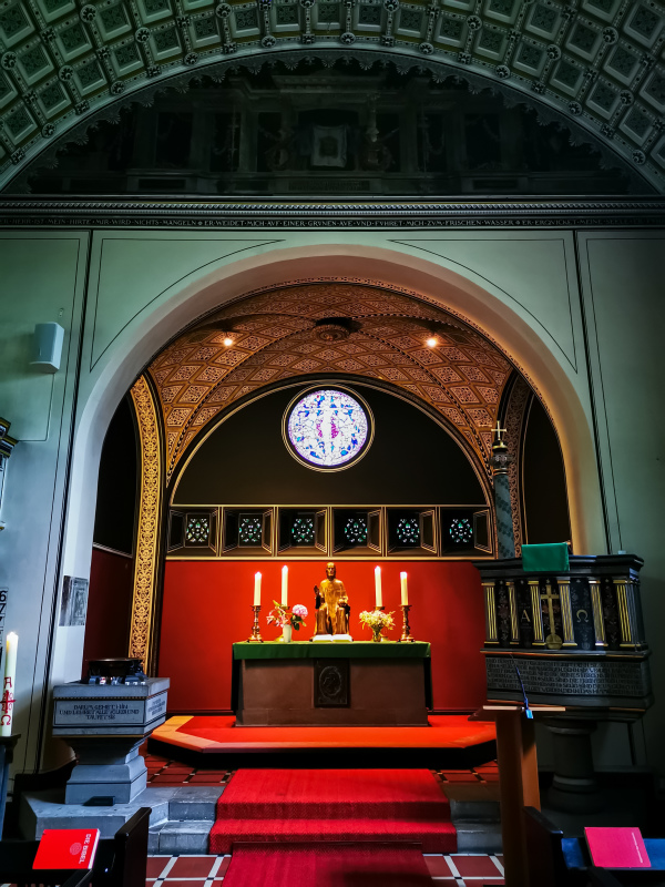 Altar der Evangelischen Kirche Nikolassee