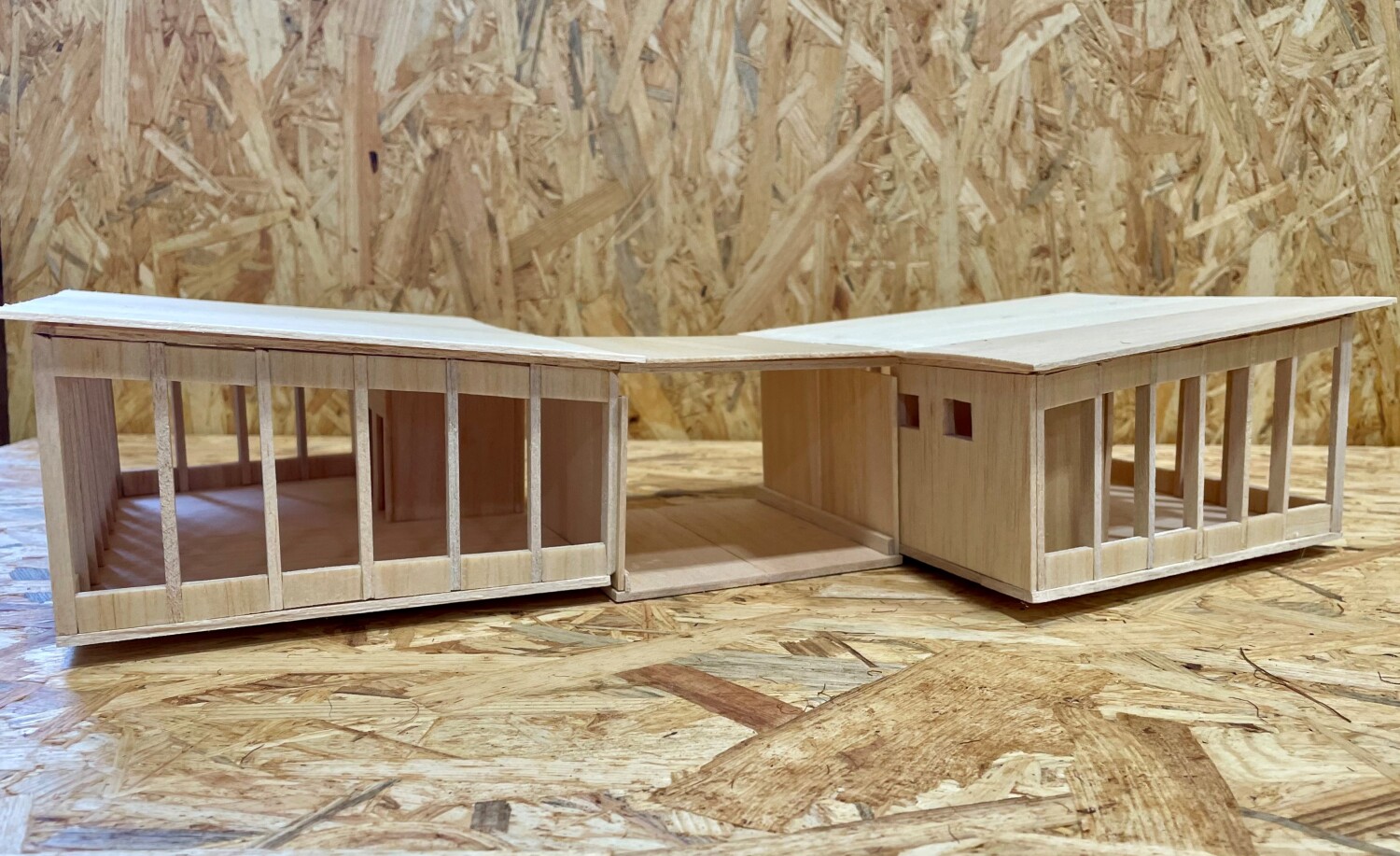 Modell eines Pavillons aus Holz.