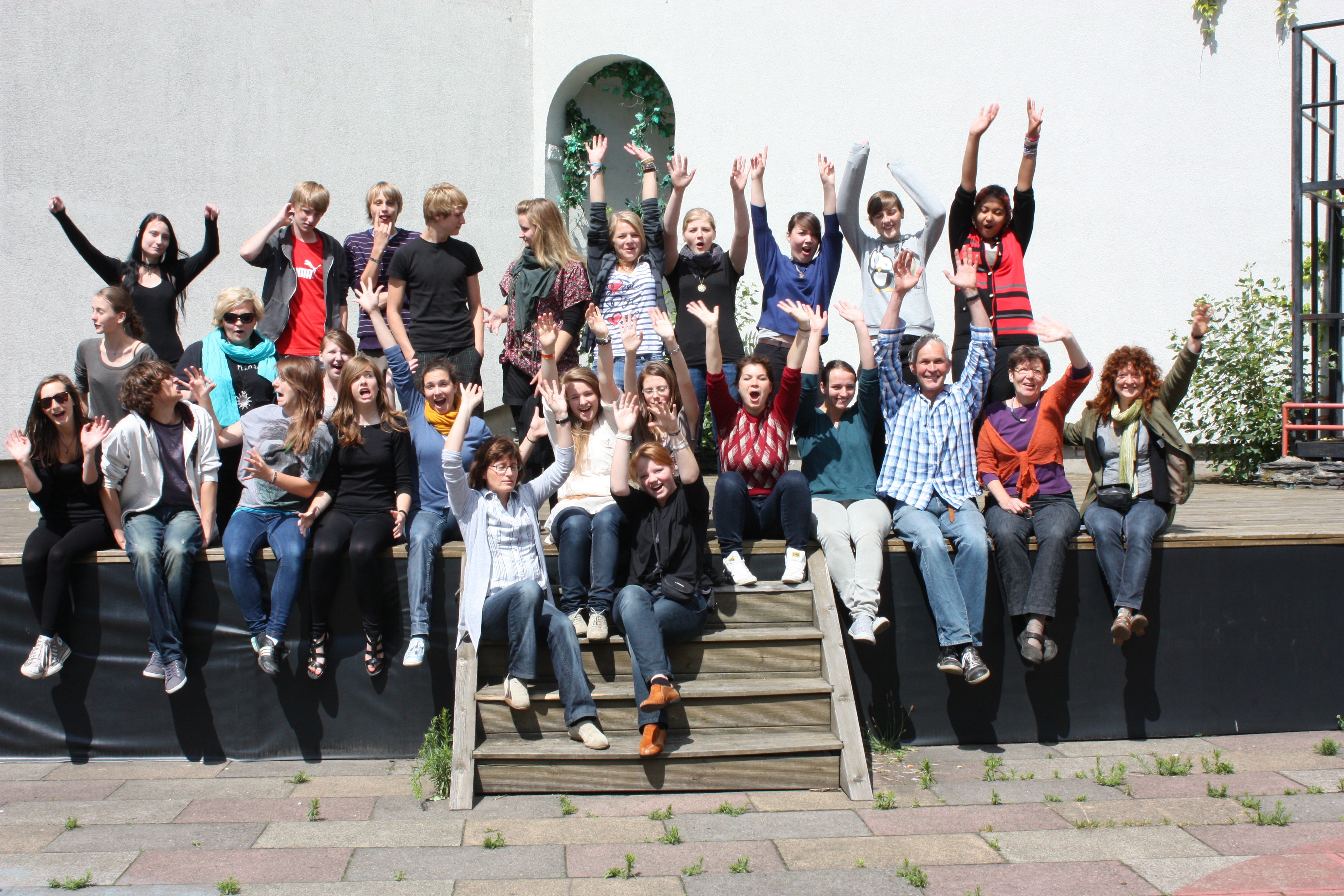 Gruppenfoto mit Jugendlichen