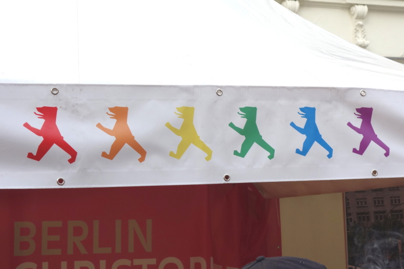 Bären in Regenbogenfarben