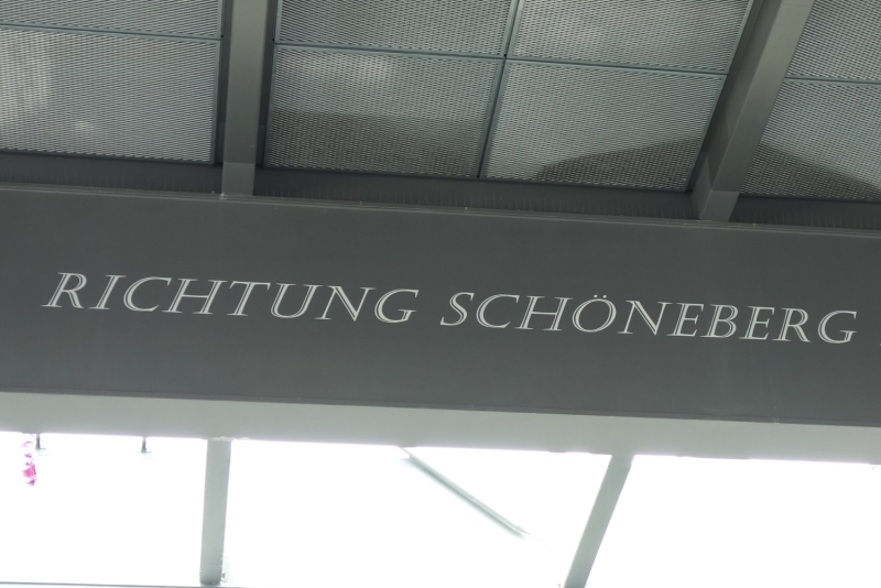 Schild mit der Aufschrift Richtung Berlin