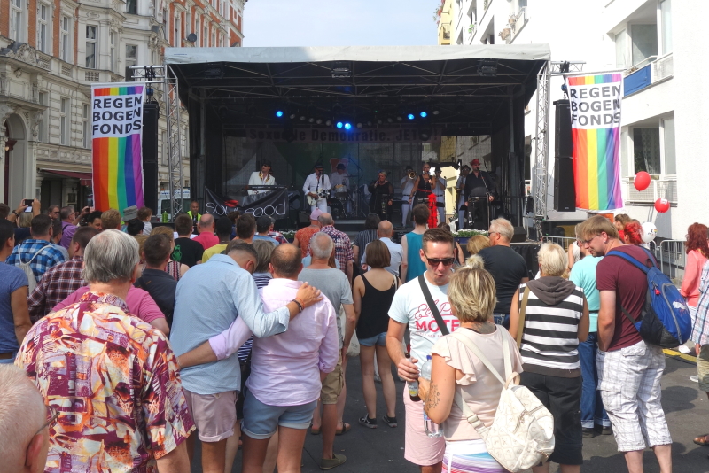 Soulfood auf der Hauptbühne des Lesbisch-schwulen Stadtfestes