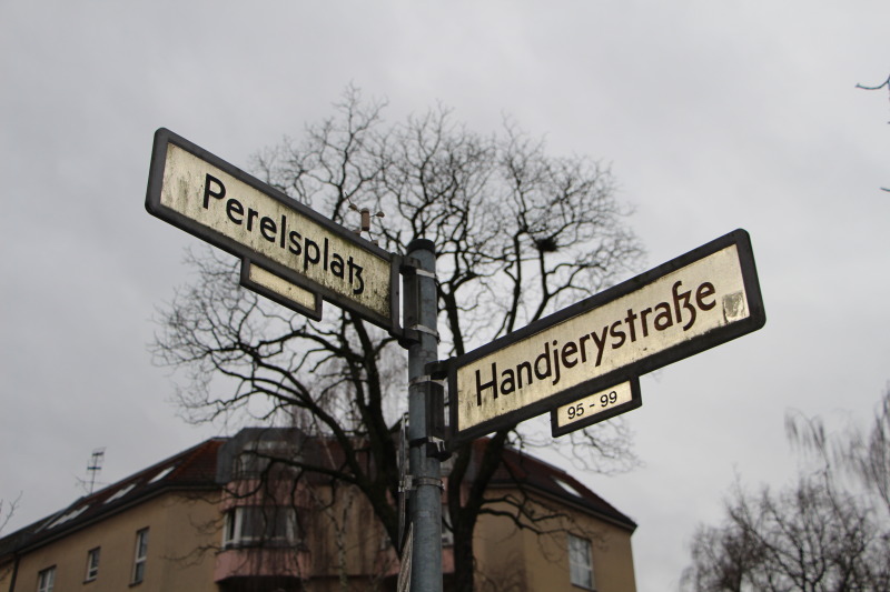 Straßenschilder Perelsplatz Ecke Handjerystraße