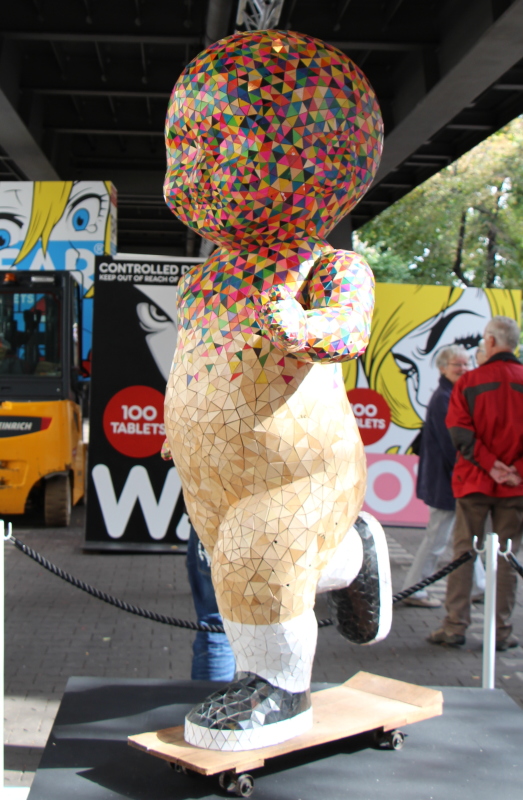 Kunstwerk: bunte Figur