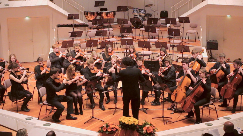 Jugendstreichorchester spielt in der Philharmonie