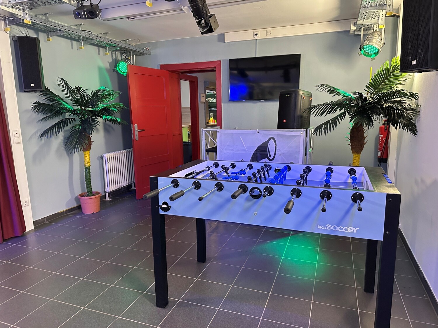 Kickertisch im aufenthaltsraum der WK14