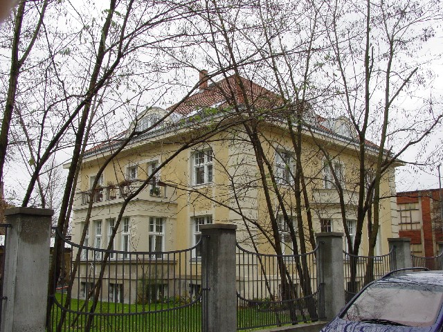 Behringstraße 50