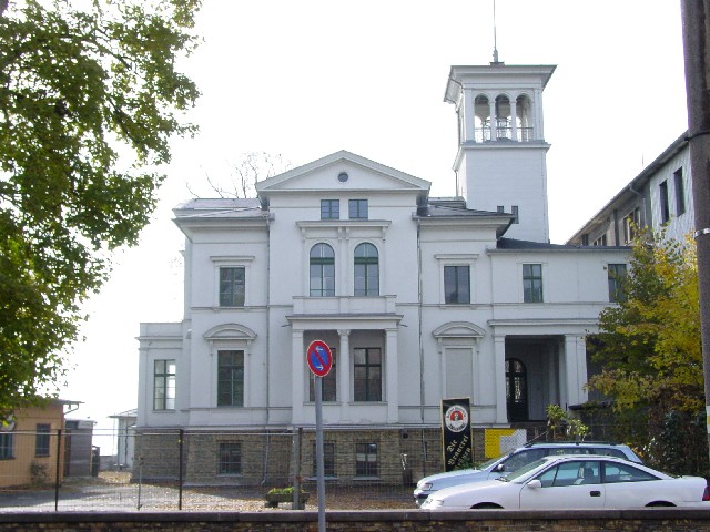 Weiße Villa