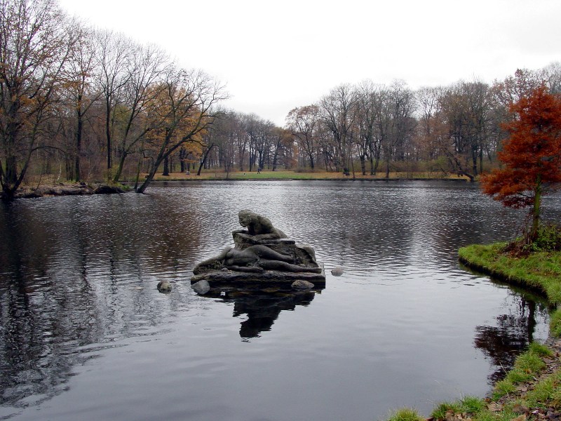 Treptower Park Marmaorgruppe Meeresgrund