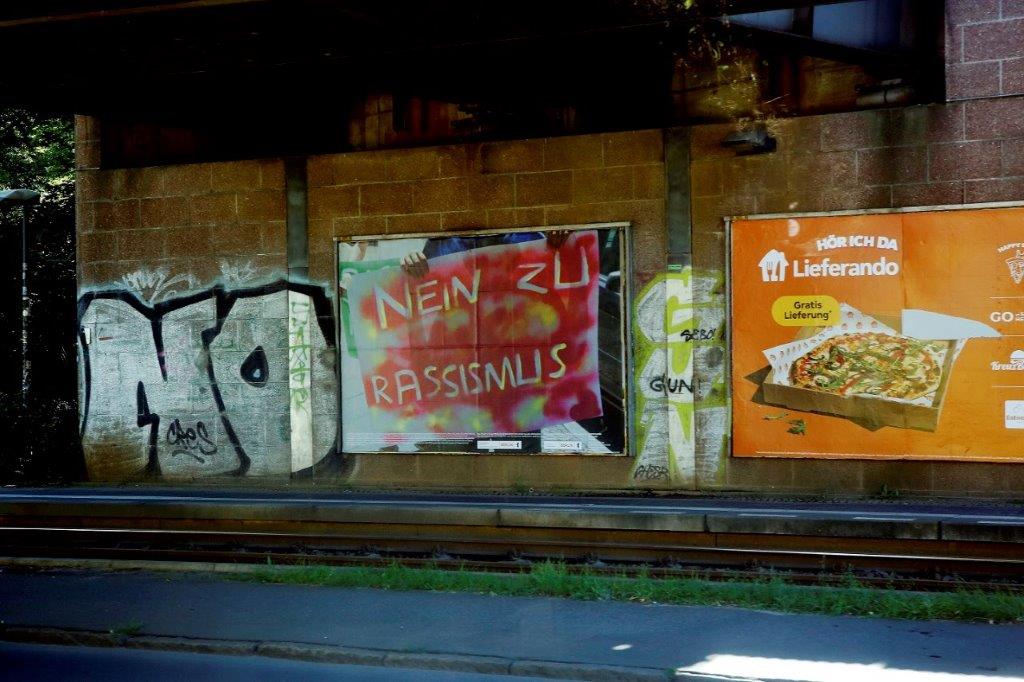 Workshop Adlershof Banner "Nein zu Rassismus"