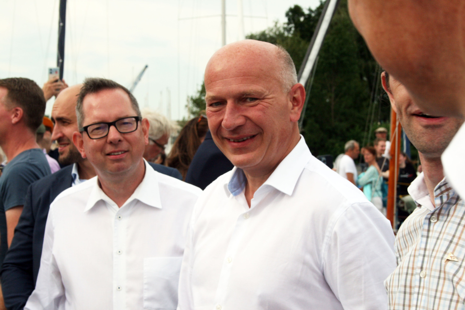 Bezirksbürgermeister Igel (li.) mit Regierendem Bürgermeister Wegner (re.)