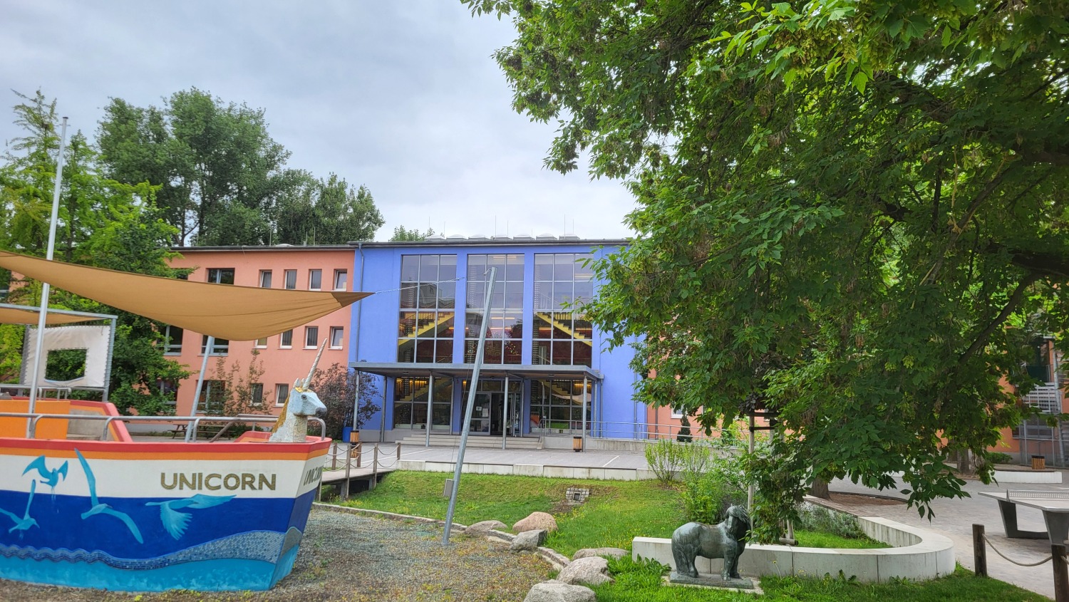 Schulhof_Schule_am_Ginkobaum