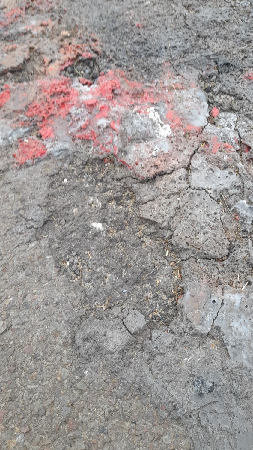 Beschädigte Skaterbahn im Volkspark Wuhlheide - Nahansicht