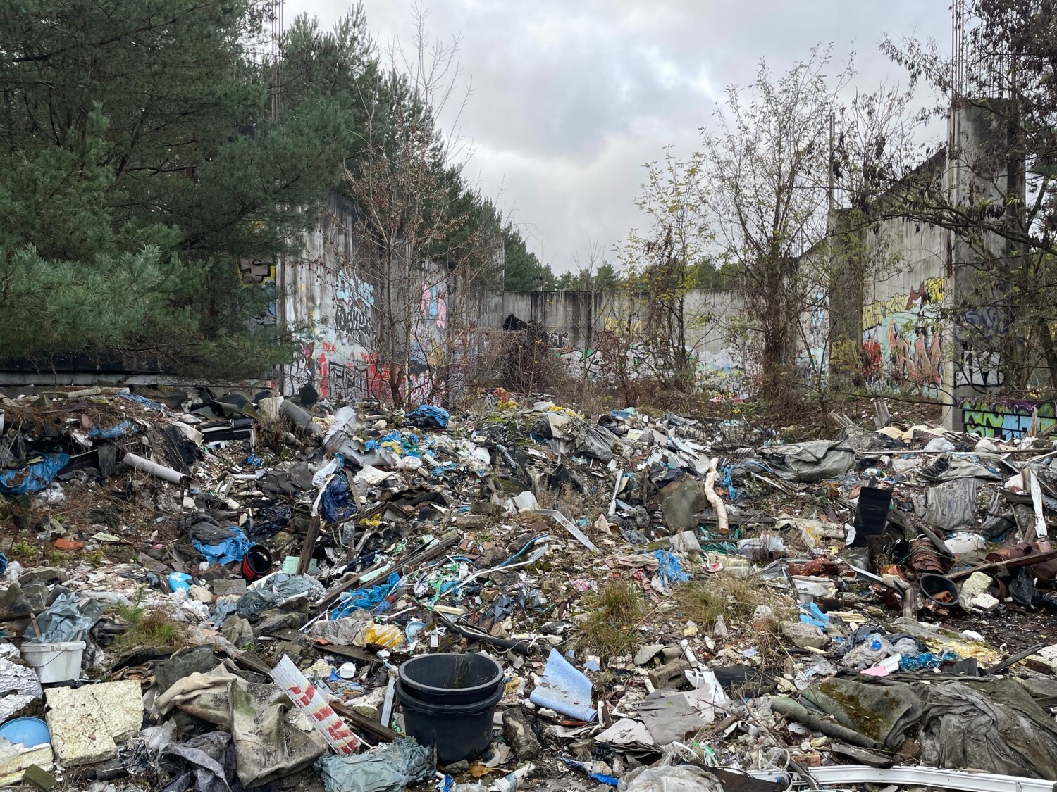 Reifenwerksgelände Schmöckwitz vor der Beräumung