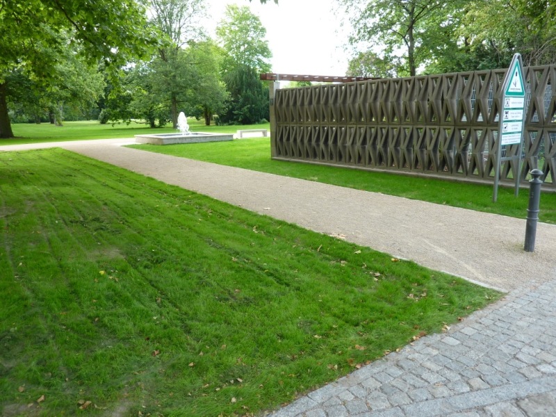 Die neue Wegeverbindung zum ebenfalls sanierten Sommerblumengarten