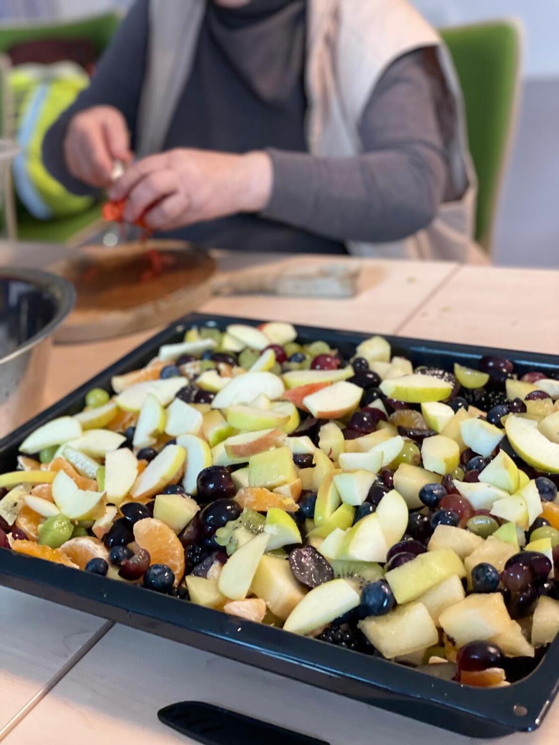 Obst auf einem Blech für Kuchen
