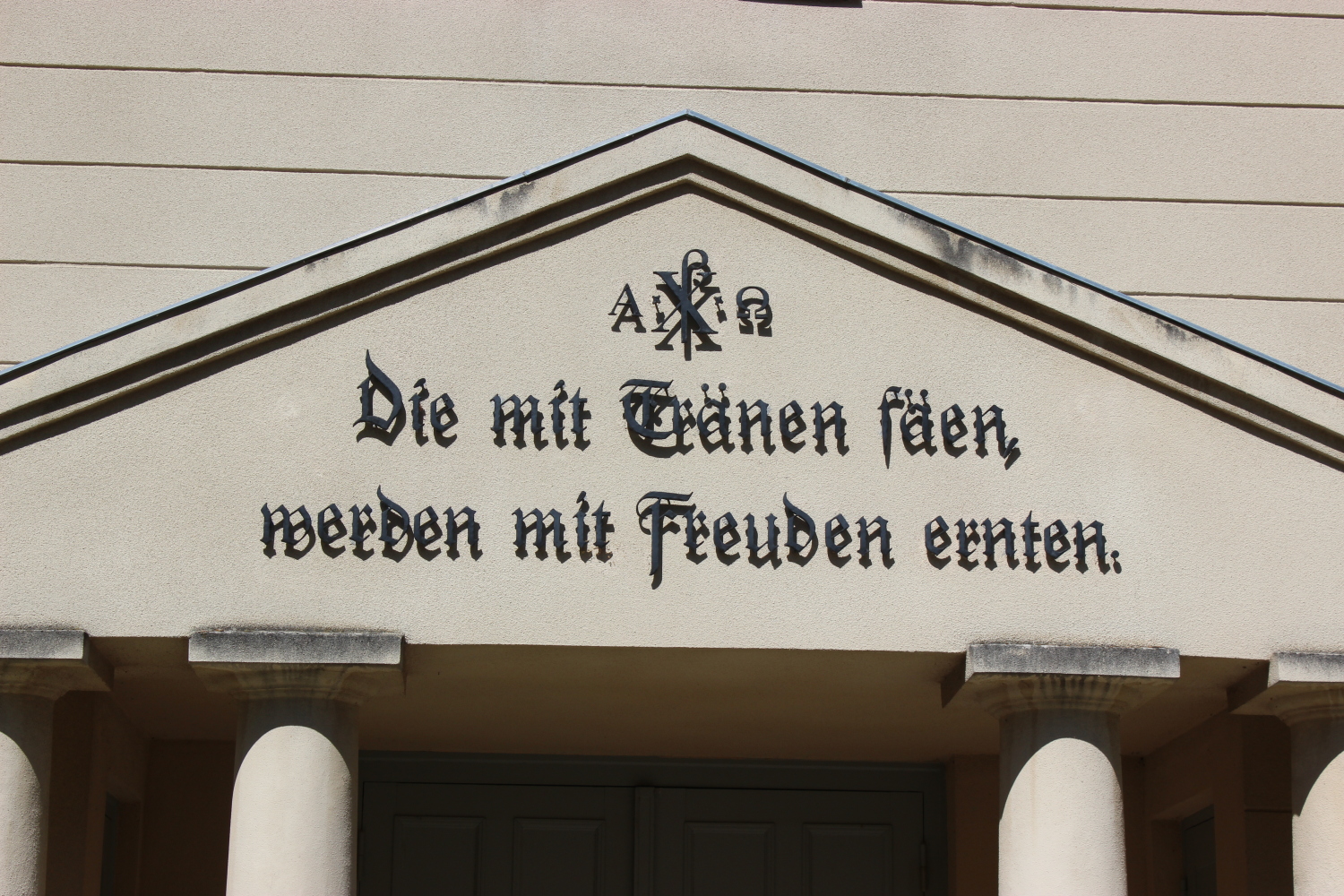 Friedhof Altglienicke Feierhalle außen