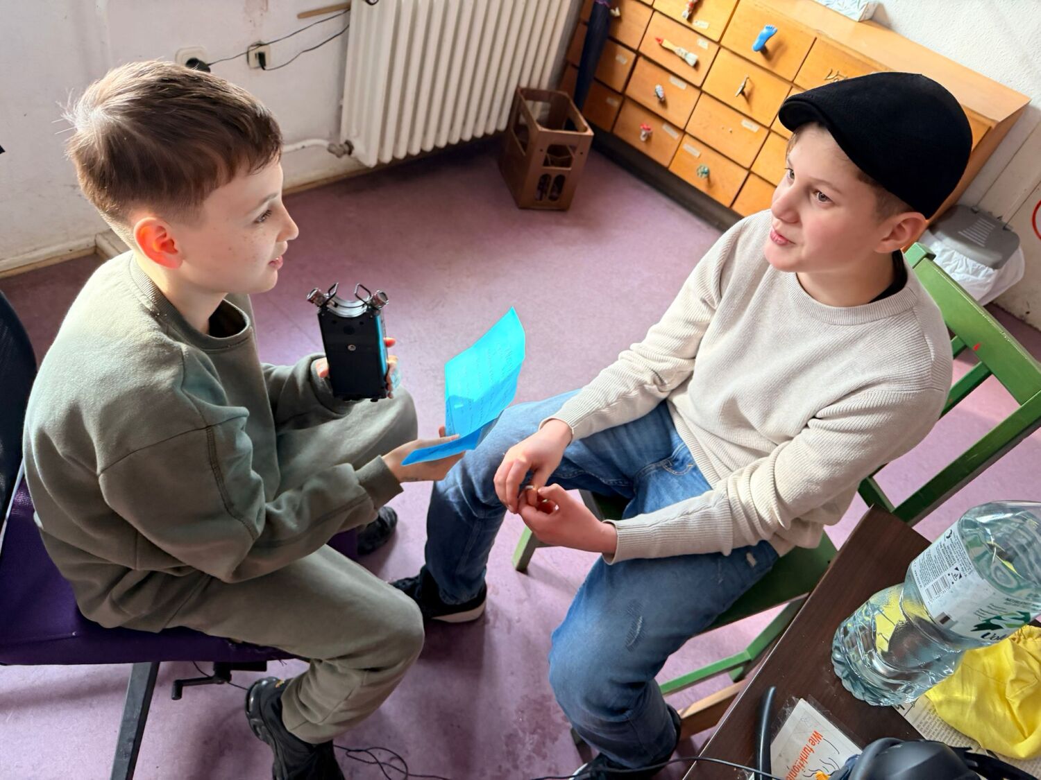 Kinder Interview für die Zeitung