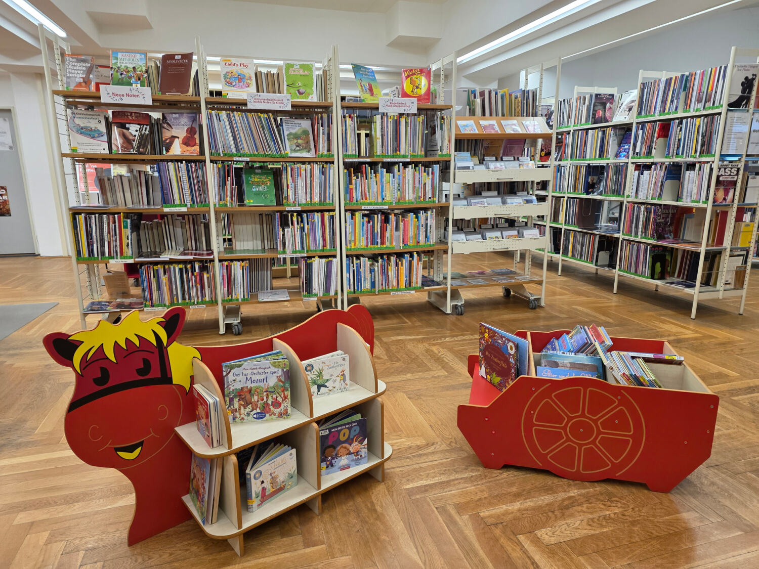 Einblick in die Musikbibliothek