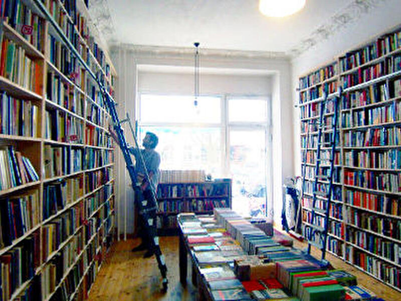 Saint Georges English Bookshop