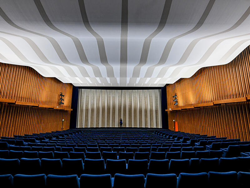 Kino International Neu 1