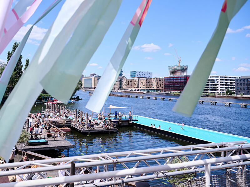 Badeschiff in Treptow