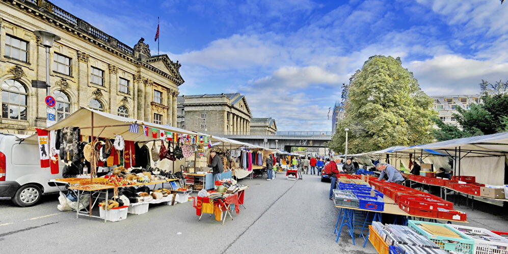 Antik- und Buchmarkt am Bode-Museum
