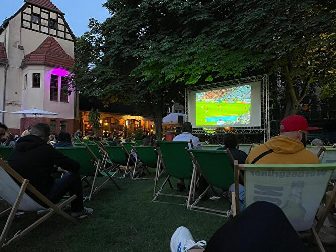 Public Viewing in der Freiheit 15