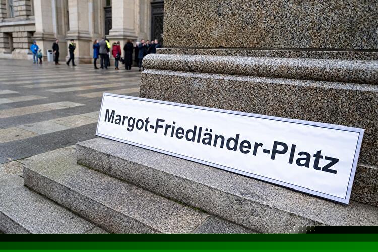 Benennung Vorplatzes Abgeordnetenhaus