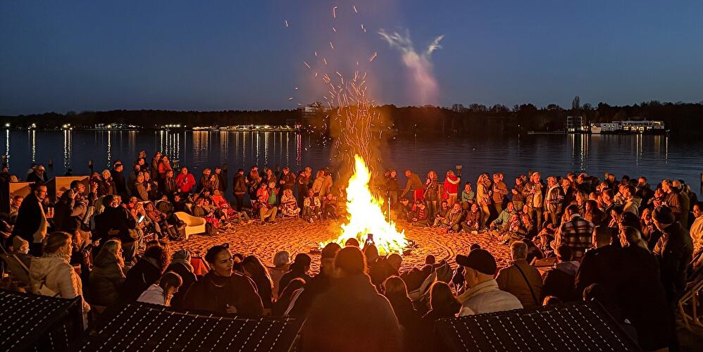 Easter bonfire at Wendenschloss Lido