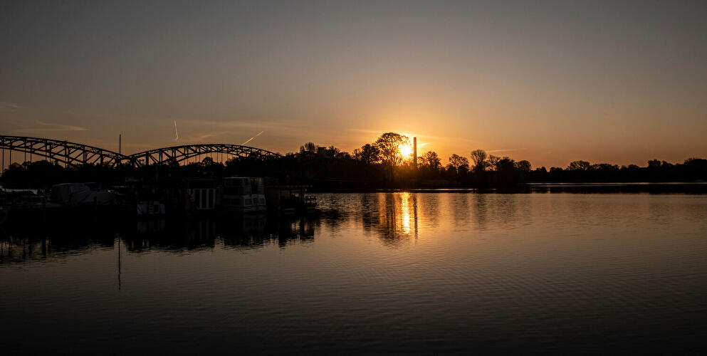 Sonnenaufgang Eiswerder-Brücke