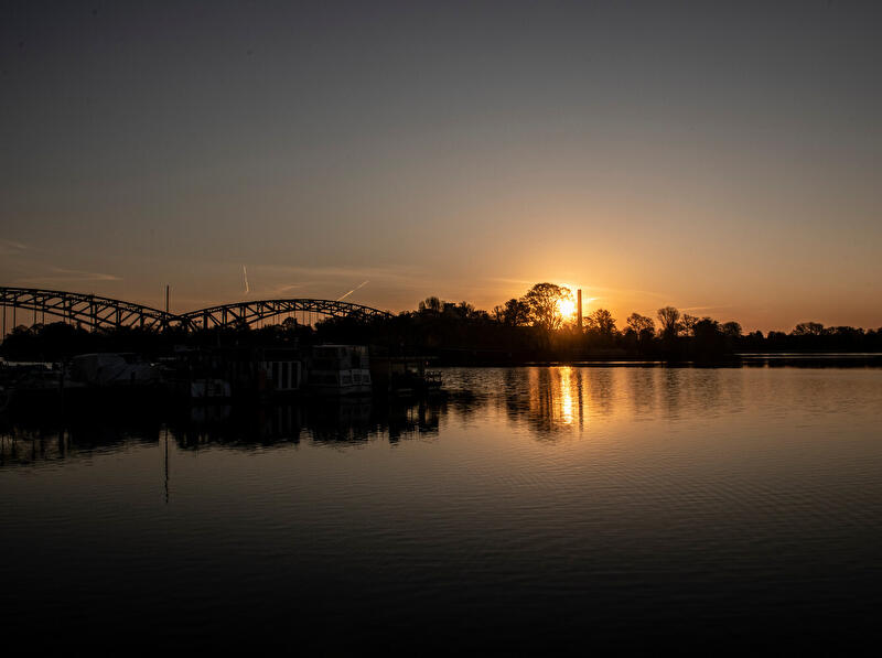 Sonnenaufgang Eiswerder-Brücke