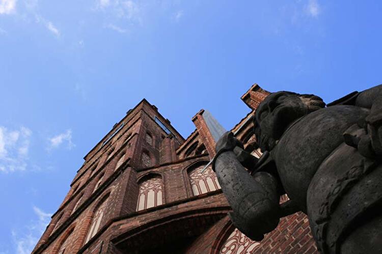 Brandenburg/ Havel: Roland und Altes Rathaus