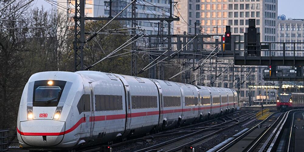 ICE auf der Berliner Stadtbahn