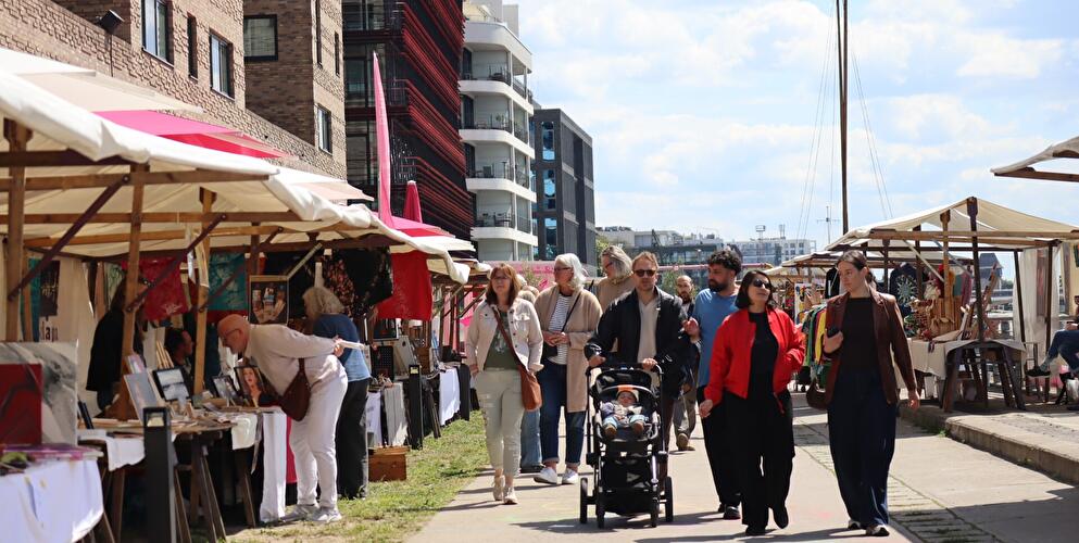 KiezKunstMarkt 3.0 by the Spree River
