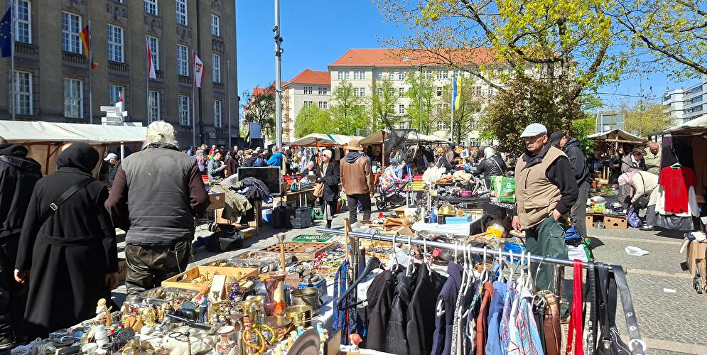 Flohmarkt am Rathaus Schöneberg