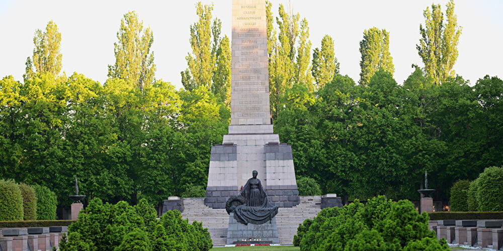 Sowjetisches Ehrenmahl Schönholzer Heide