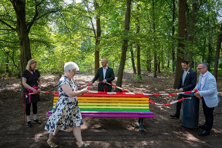 Baumpflanzung am Ort des CSD-Anschlags im Tiergarten
