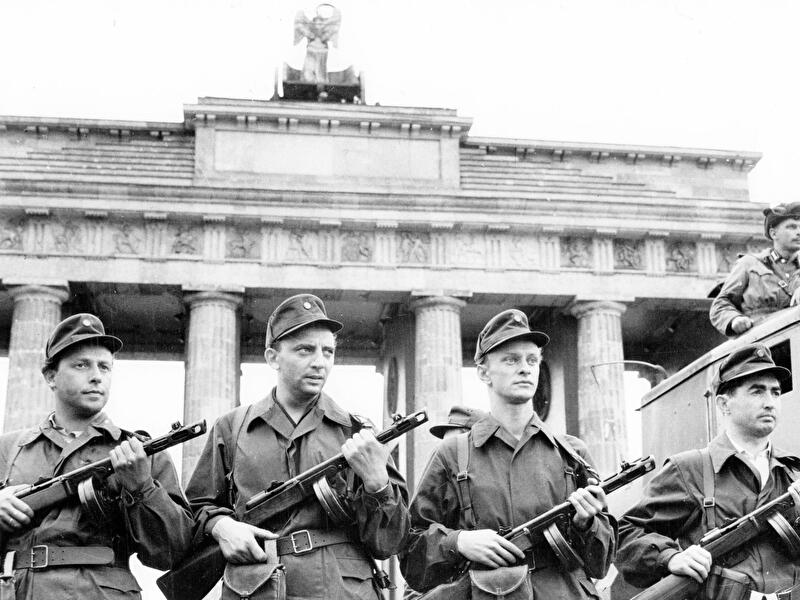 GDR - Construction of the Berlin Wall - Combat Units on August 14, 1961