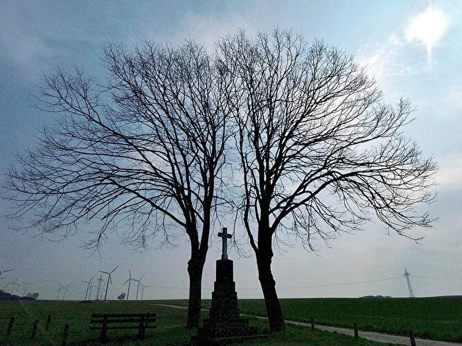Pilgerkreuz in der Sonne