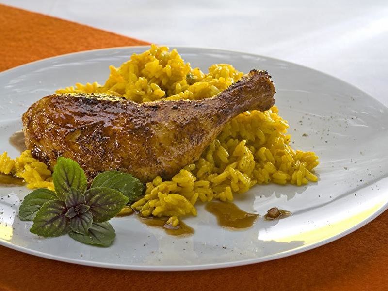 Chicken Drumstick with Saffron Rice