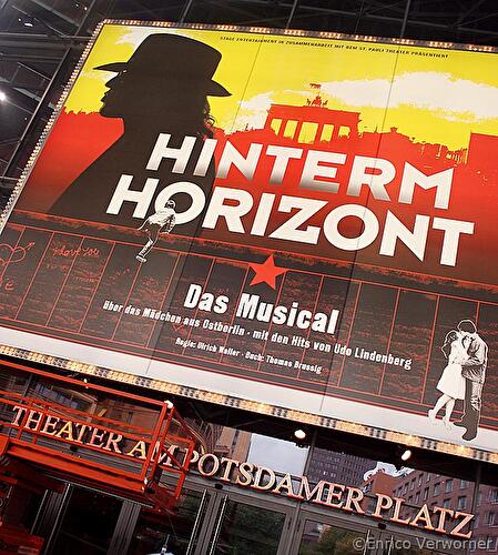 Hinterm Horizont