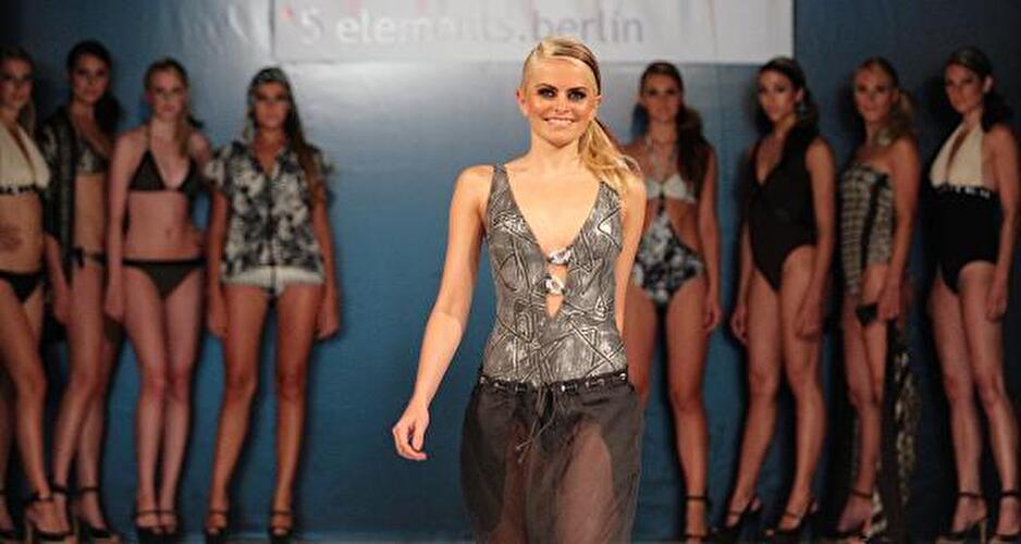 Fashion Week 09