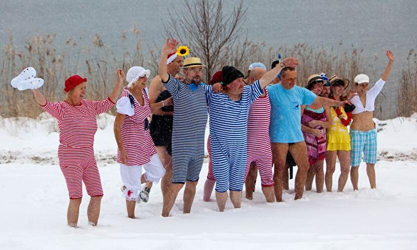 Frankfurt / Oder: Eisbader am Helenensee