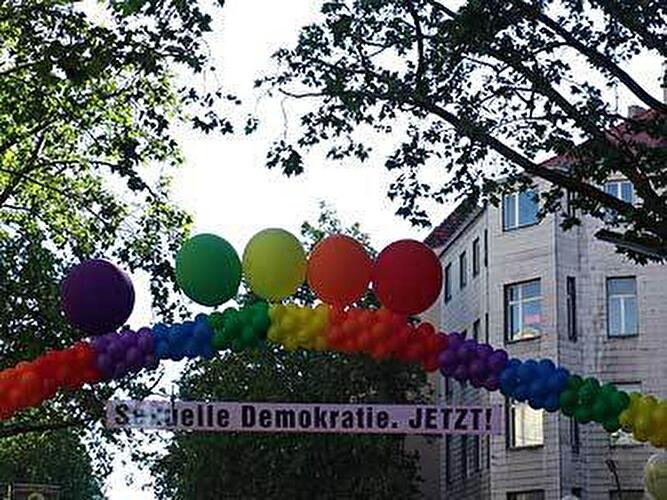 Impressionen vom Lesbisch-schwulen Stadtfest 2005