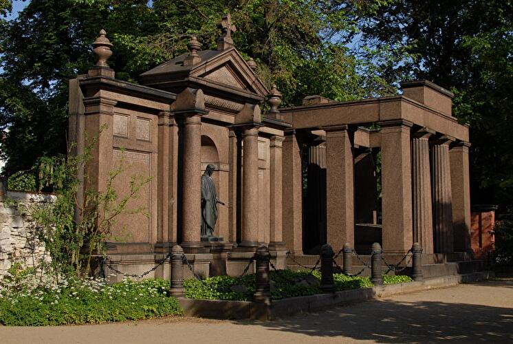 Dorotheenstadt Cemetery