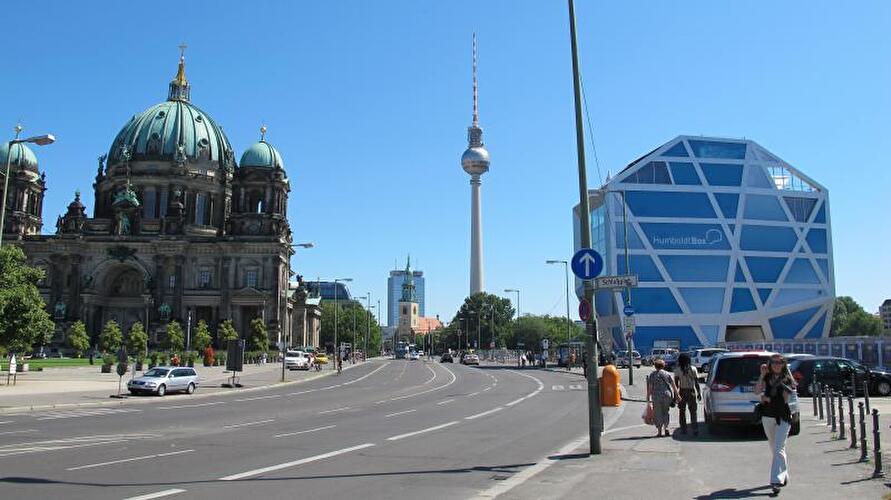 Fernsehturm Sommer